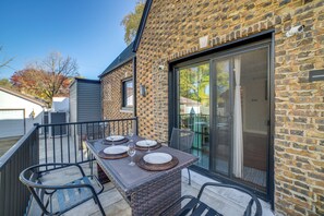 Interior - Near Casinos & Lake Michigan Beaches: Hammond Apt (Hammond)