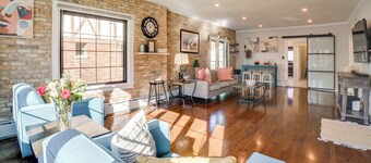 Near Casinos & Lake Michigan Beaches: Hammond Apt