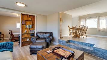 House (4 Bedrooms) | Interior