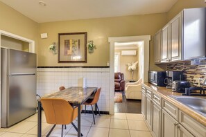 Apartment (2 Bedrooms) | Interior - Easy Commute to Newark & Nyc! Extended Stay Unit (Irvington)