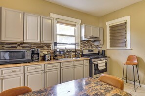 Apartment (2 Bedrooms) | Interior - Easy Commute to Newark & Nyc! Extended Stay Unit (Irvington)