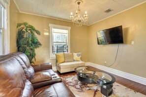 Apartment (2 Bedrooms) | Interior - Free Parking Spot! Extended Stay Near Newark & NYC (Irvington)