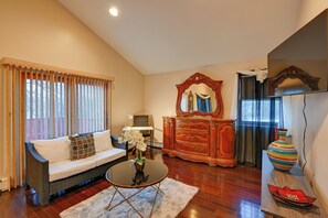 Apartment (2 Bedrooms) | Interior - 2 Mi to Dtwn Freeport! Apt w/ Deck in Baldwin (Baldwin)