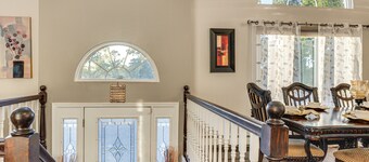 2 ไมล์ถึงดาวน์ทาวน์ฟรีพอร์ต! อพาร์ตพร้อมดาดฟ้าในบอลด์วิน