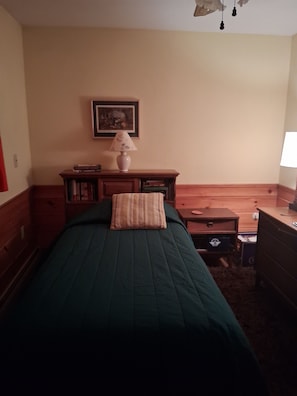 3 Schlafzimmer, Bügeleisen/Bügelbrett, Bettwäsche