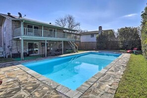 Outdoor pool - Justin Richardson Home w/ Outdoor Oasis & Movie Room (Richardson)