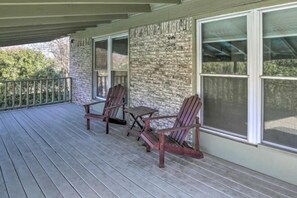 Room - Justin Richardson Home w/ Outdoor Oasis & Movie Room (Richardson)