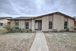 Room - Collins Family-Friendly Texas Home with Private Pool! (Garland)