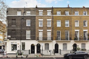 숙박 시설 정면