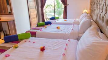 Deluxe Triple Room | โต๊ะทำงาน, Wi-Fi ฟรี