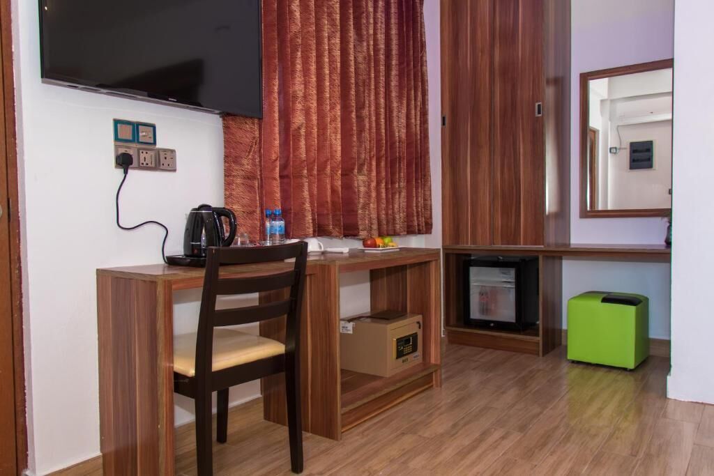 Deluxe Double Room with Island View | Mini-refrigerator