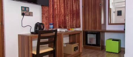 Deluxe Double Room with Island View | Mini-refrigerator