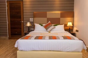 Deluxe Double Room with Island View | Meja kerja dan Wi-Fi gratis