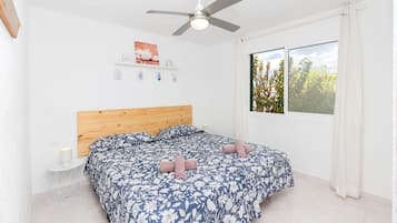 1 slaapkamer, een strijkplank/strijkijzer, wifi, beddengoed