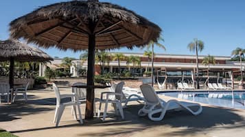 3 buitenzwembaden, zwembadcabana's (toeslag)