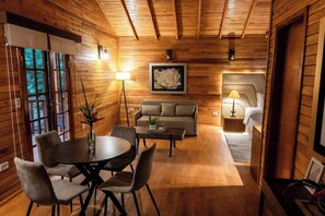 Deluxe-hytte - balkon - udsigt til have | Opholdsområde