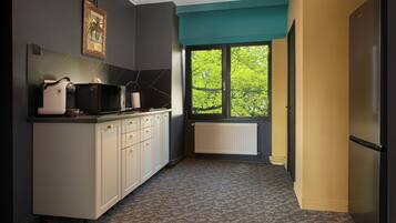 Apartment, 2 Bedrooms | Private kitchen