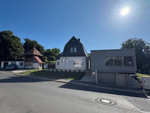Exterior - Fichtelgebirge: Modern apartment on the outskirts, close to nature. (Marktredwitz)