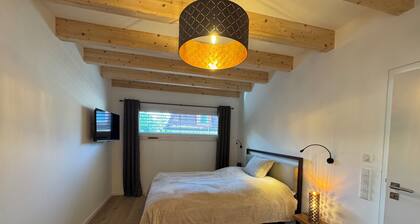 Fichtelgebirge: Modern apartment on the outskirts, close to nature.