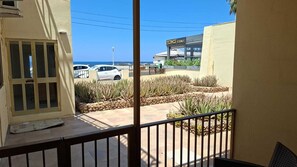 Property grounds - Steps Away from the Sea- Beach Front Free Parking! (San Pawl il-Baħar)