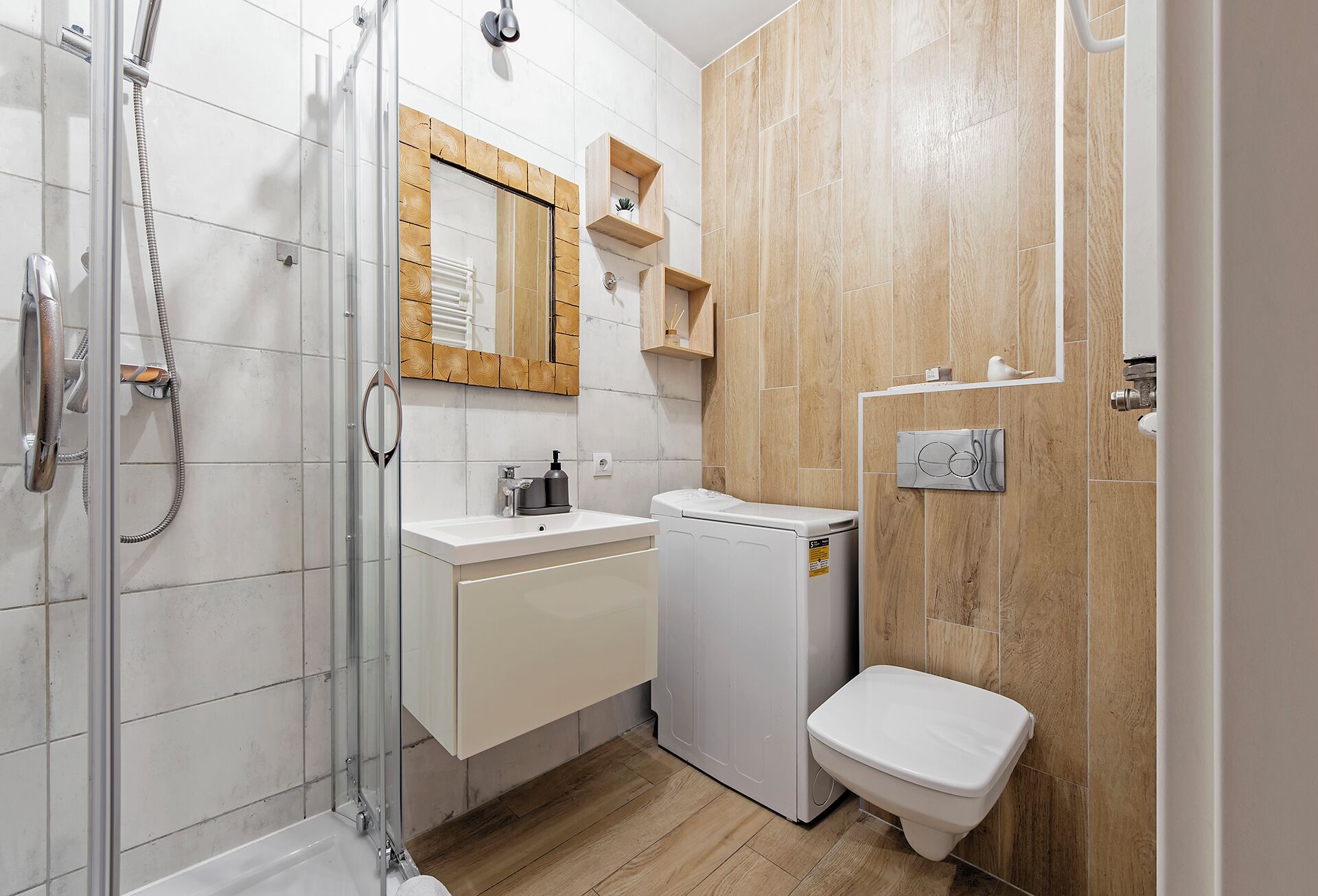 Apartment | Bathroom