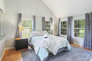 1 bedroom, iron/ironing board, Internet, bed sheets