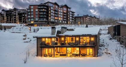 7BR Deer Valley Retreat with home theater and hot tub + short 3 minute walk to ski in/ski out