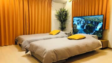 House, 4 Bedrooms, Kitchen, City View | Living area | 60-inch LCD TV with digital channels, computer monitors