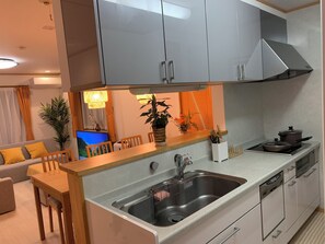 独立别墅, 4 间卧室, 厨房, 城市景观 | 私人厨房 | 公用冰箱、公用微波炉、烤箱、炉灶