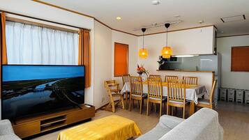 House, 4 Bedrooms, Kitchen, City View | Living area | 60-inch LCD TV with digital channels, heated floors, computer monitors