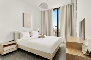 House - Brand-new 1BR at The Crest With Pool Gym Parking (Dubai)