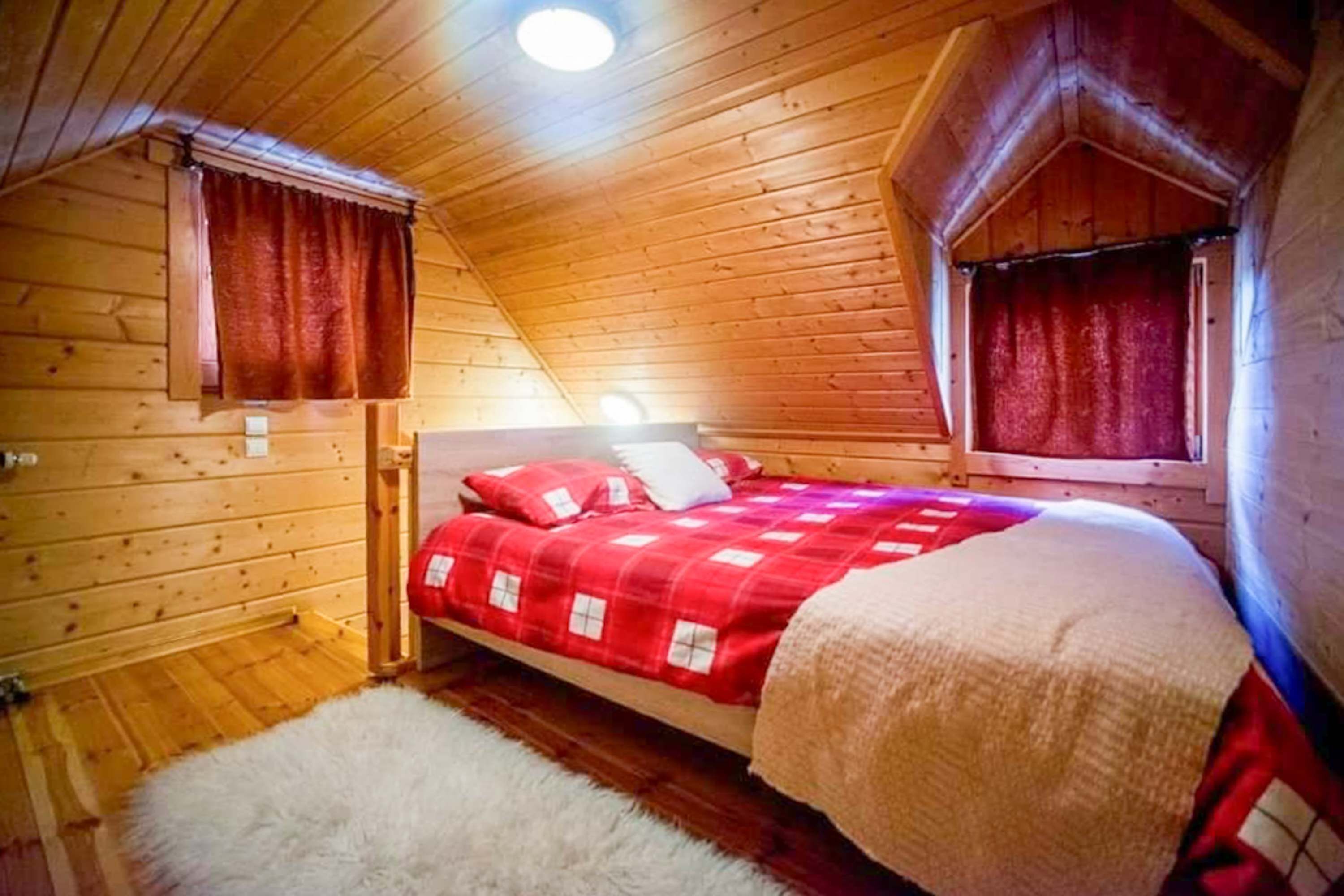 3 عدّة غرف نوم وخدمة الإنترنت