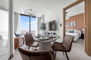 Apartment | 1 bedroom, Internet - Stayshort - Modern 1 Bed in Meydan Sleeps 4 (Dubai)