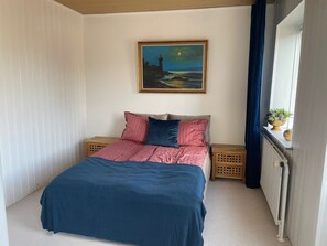 2 soverom, strykejern/-brett, reiseseng for barn og wi-fi (inkludert)