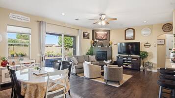 House, 3 Bedrooms | Living area | Smart TV