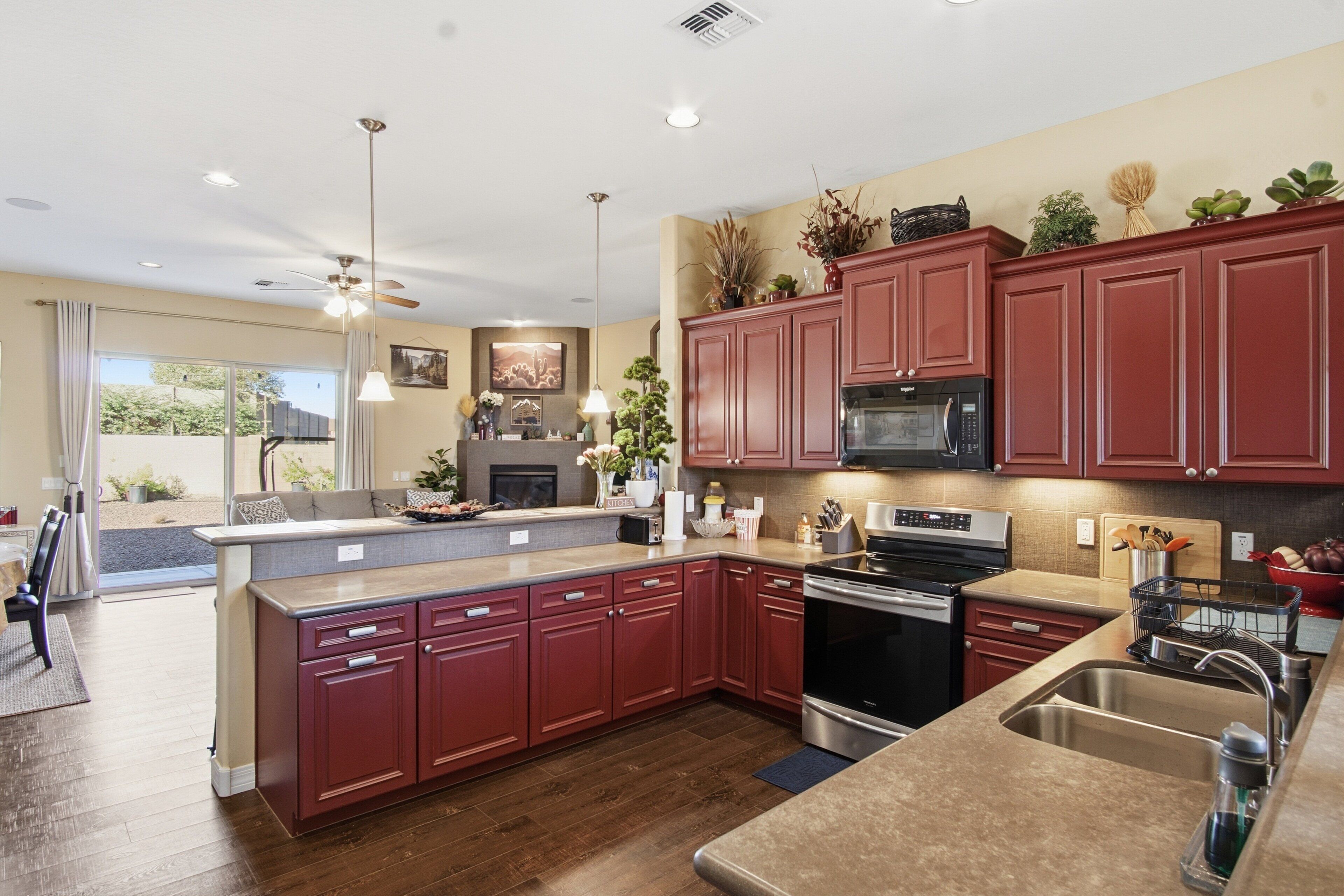 House, 3 Bedrooms | Private kitchen | Fridge, oven, coffee/tea maker, electric kettle