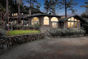 Villa, 6 Bedrooms | Exterior