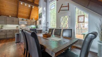 House, 3 Bedrooms | Dining