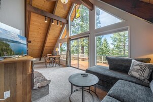 House, 3 Bedrooms | Living area | Smart TV