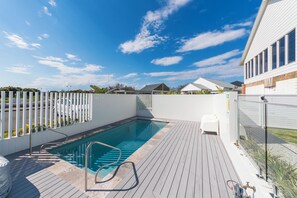 Pool - Waterfront Luxury Escape in Harrington Waters (Harrington)
