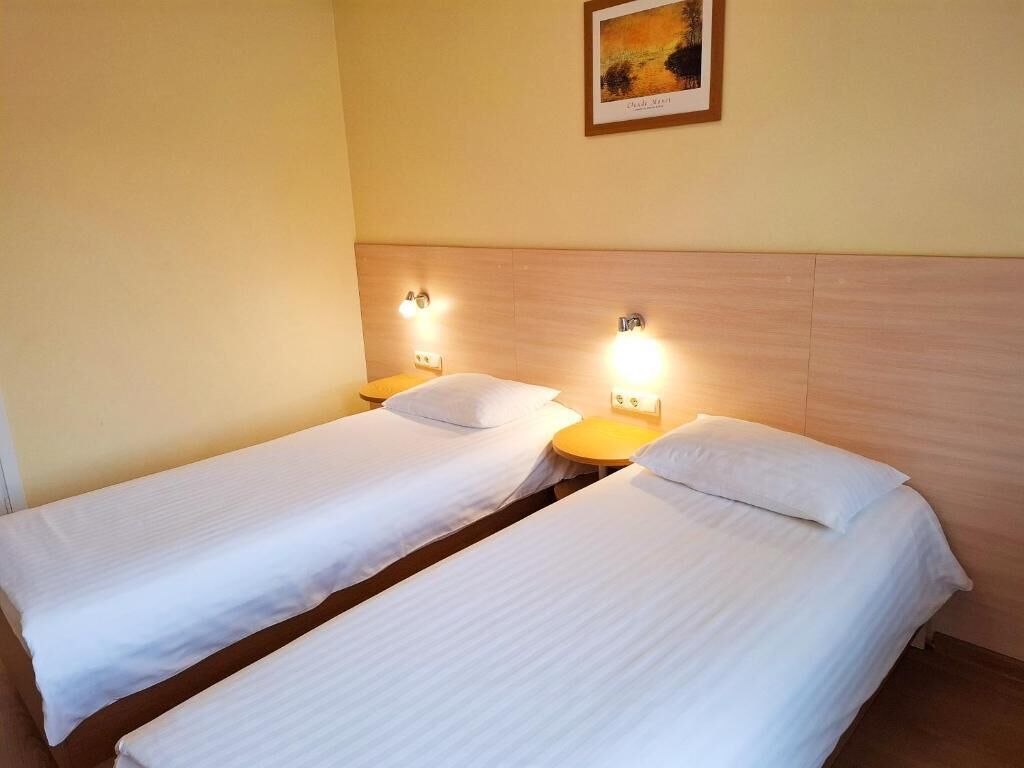 Standard Twin Room | Free WiFi