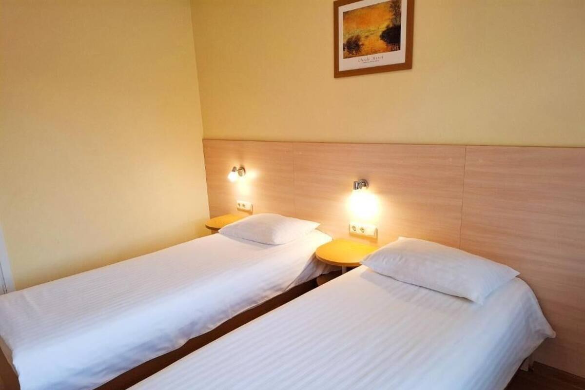 Standard Twin Room | WiFi (free), bed sheets