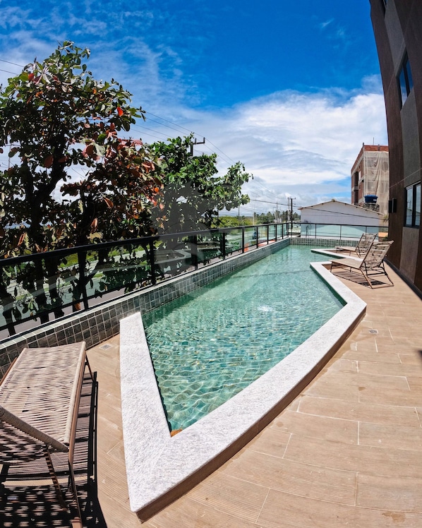 حمّام سباحة خارجي