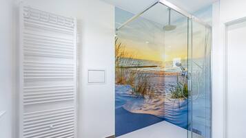 Dusche, Haartrockner, Handtücher