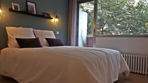 1 chambre, fer et planche à repasser, Wi-Fi, draps fournis
