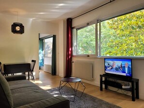 TV - ElFFEL TOWER VIEW - Front Row view + Terrace (Paris)