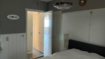 1 chambre, fer et planche Ă repasser, accĂšs Internet, draps fournis