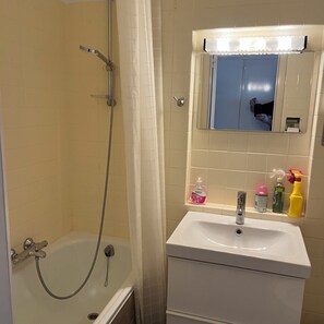 Hair dryer, soap - Vacation apartment on the seawall (Blankenberge)