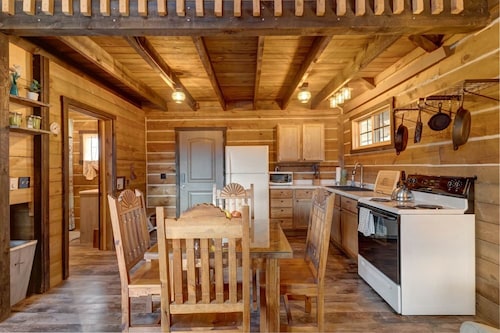 Black Hills Tiny Resort - Cabin