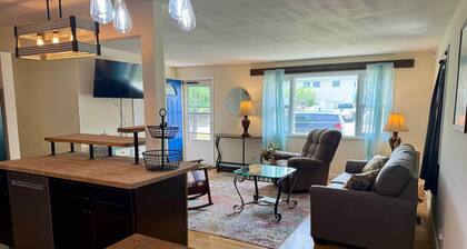 Judy House Retreat Near Parks and Storybook Island